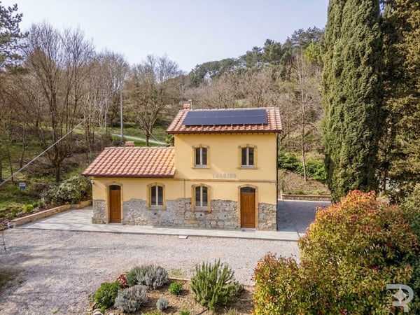 House in Arezzo - view 1