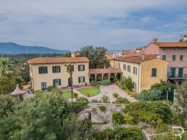 Villa in Santa Maria a Monte - view 1