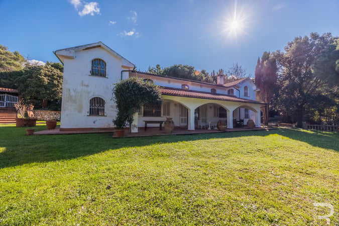 Villa in Livorno - view 1