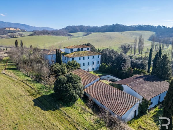 Villa in Terranuova Bracciolini - view 1