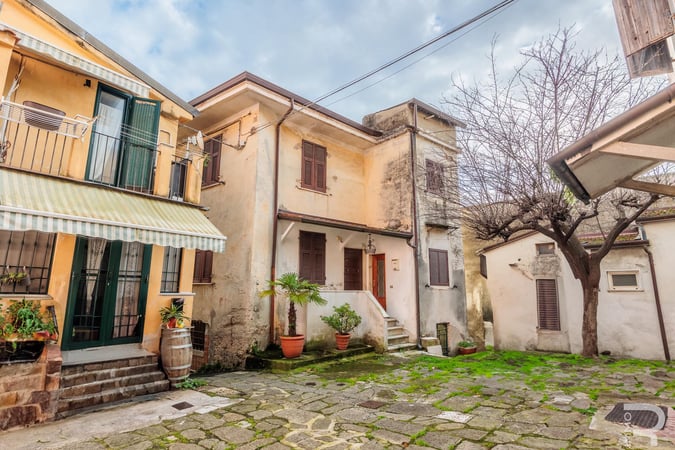 Villa in Carrara - view 1