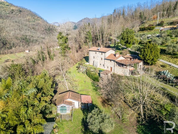 House in Fosciandora - view 1