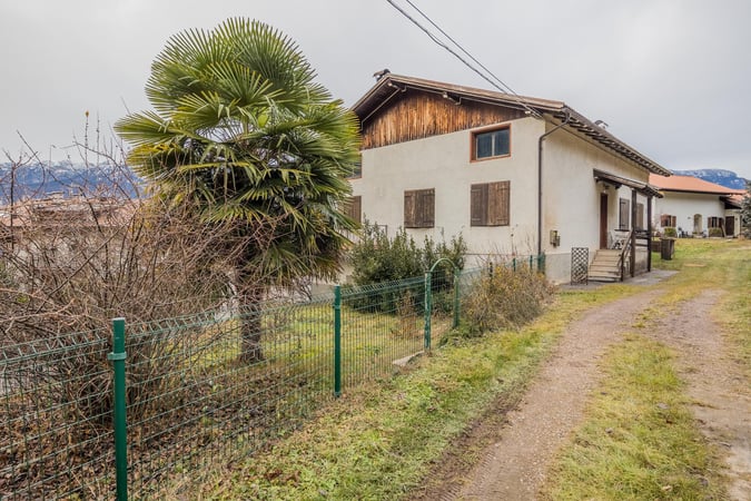 House in Salorno - view 1