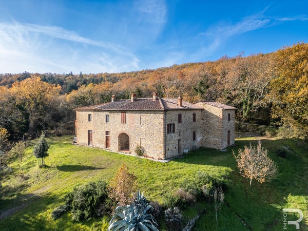 House in Bucine - view 1