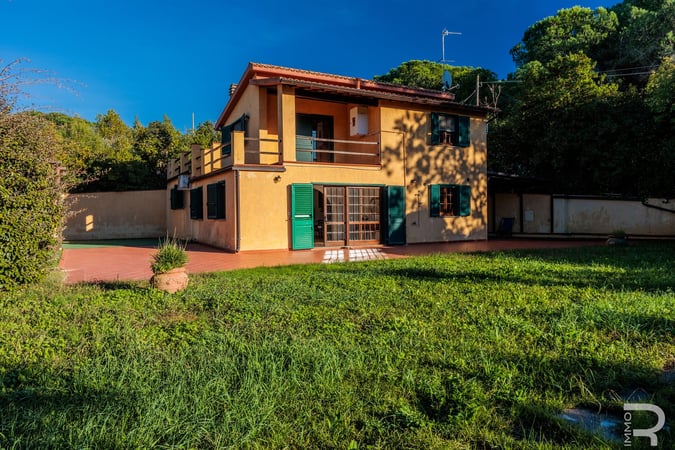 Villa in Orbetello - view 1