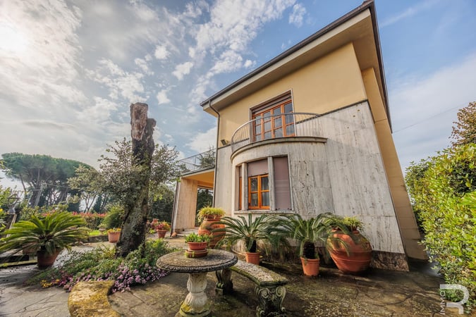 Villa in Lastra a Signa - view 1