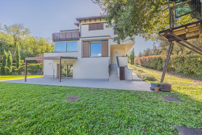 Villa in Lamporecchio - view 1