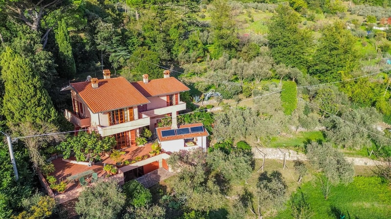 Villa in Fosdinovo - view 1