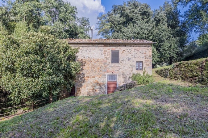 House in Lamporecchio - view 1