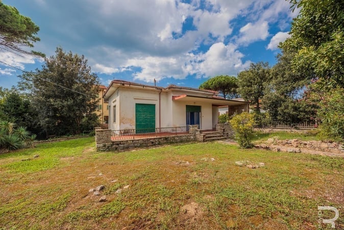 Villa in Pisa - view 1