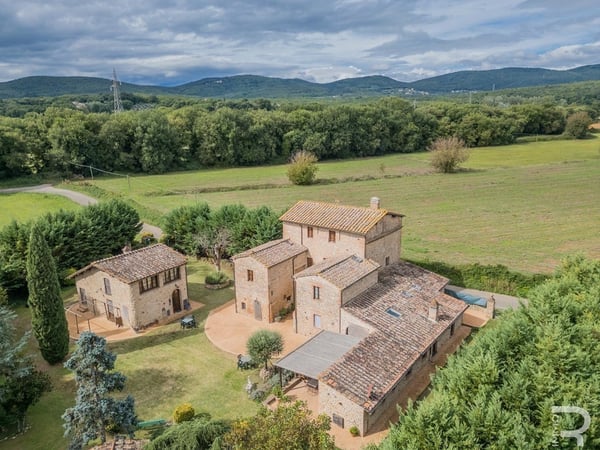 House in Sovicille - view 1
