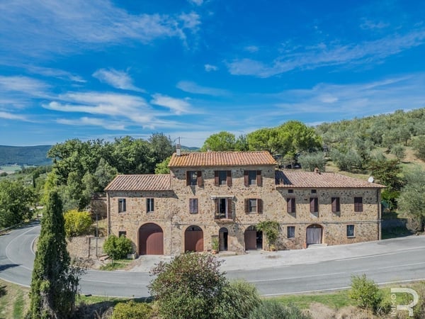 House in Murlo - view 1