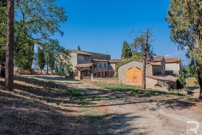 House in Casole d'Elsa - view 1