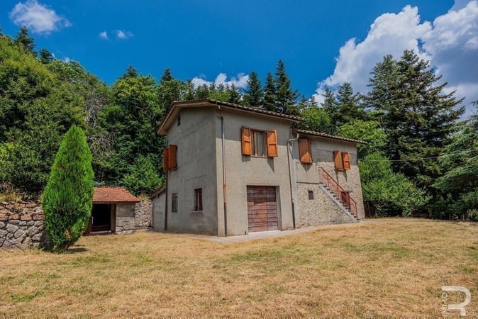 House in Abbadia San Salvatore - view 1