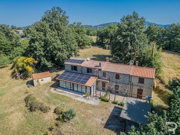 House in Semproniano - view 1