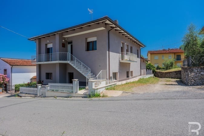 Villa in Bucine - view 1
