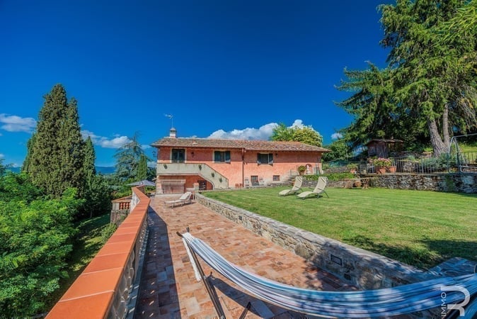 Villa in Vicchio - view 1