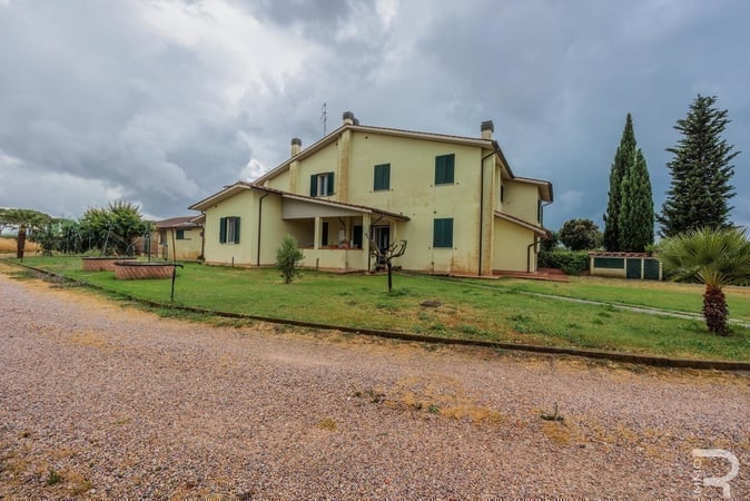 House in Grosseto - view 1