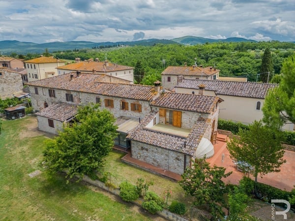 House in Colle di Val d'Elsa - view 1