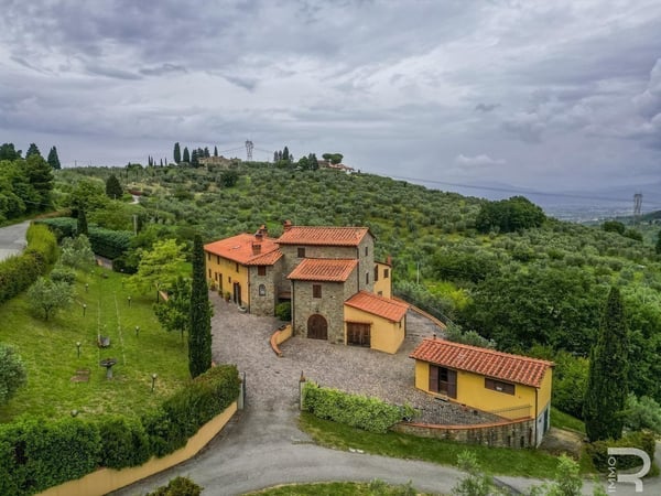 House in Carmignano - view 1