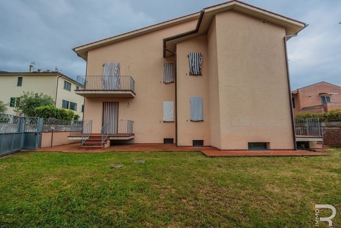 Villa in Calci - view 1