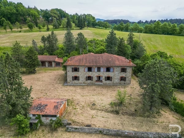 House in Poppi - view 1