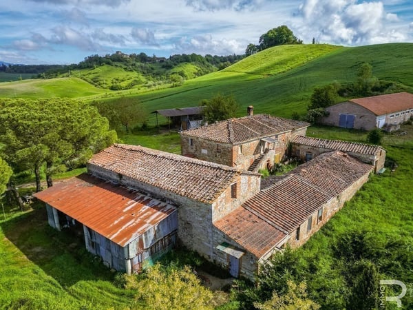 House in Rapolano Terme - view 1
