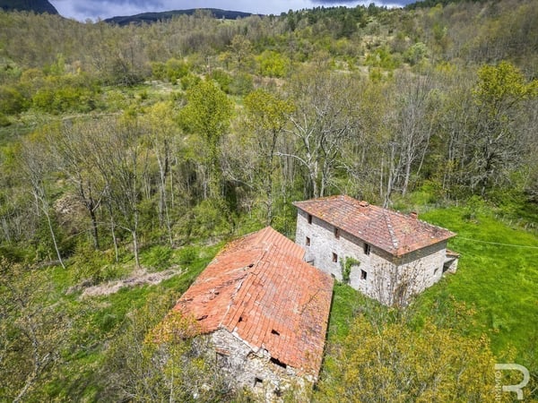 House in Chiusi della Verna - view 1