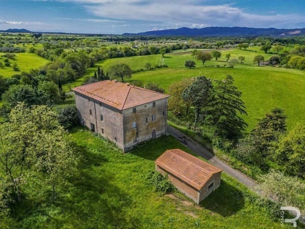 House in Pitigliano - view 1