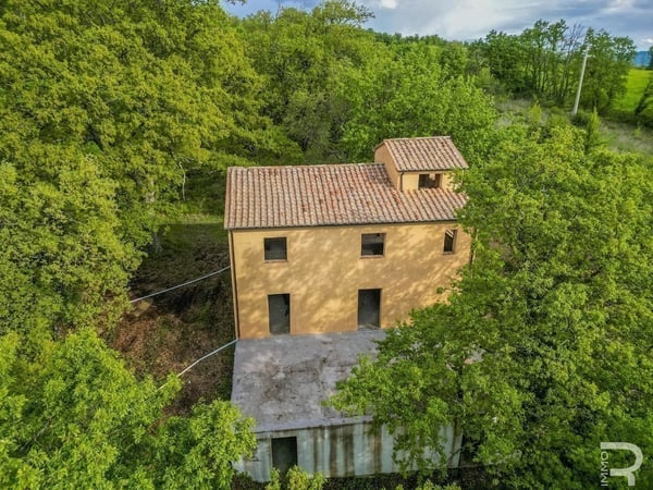 House in Sorano - view 1