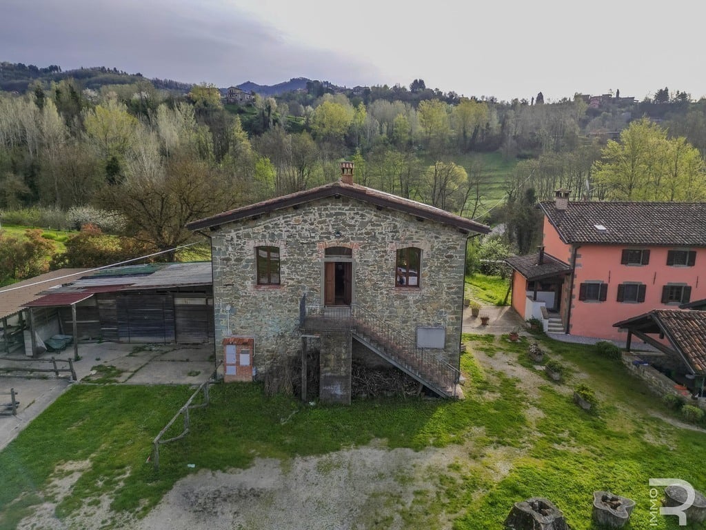 House in Castiglione di Garfagnana - Image 3