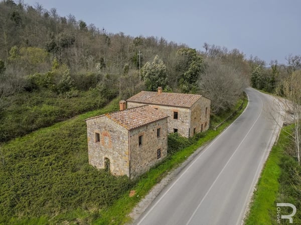 House in Roccastrada - view 1