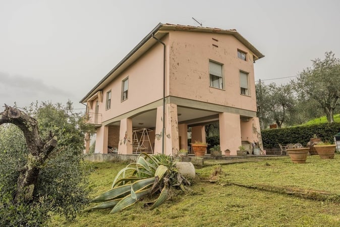 House in Capannori - view 1