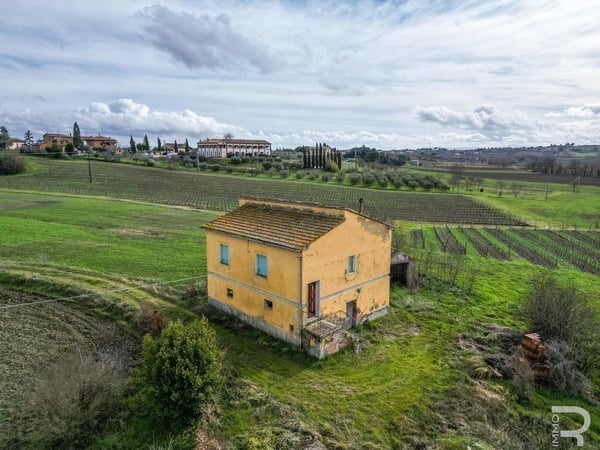 House in Montepulciano - view 1