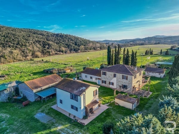 House in Monteverdi Marittimo - view 1
