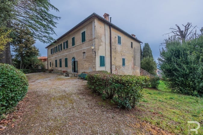 Villa in Montepulciano - view 1