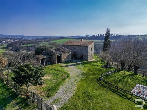 House in Asciano - view 1