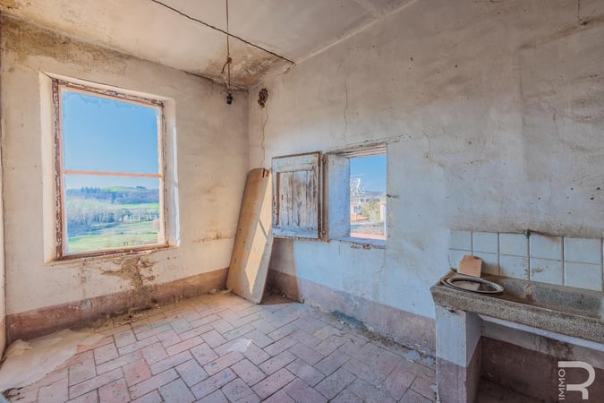 Apartment in Asciano - view 1
