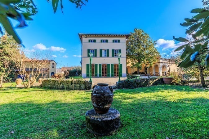 Villa in Bucine - view 1