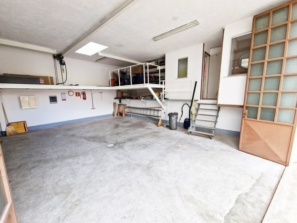 House in Maia Bassa - view 1