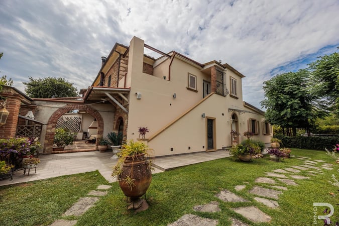 House in Rosignano Marittimo - view 1