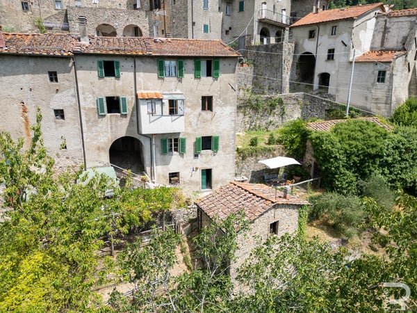 House in San Marcello Piteglio - view 1