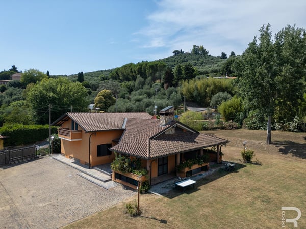 Villa in Massarosa - view 1