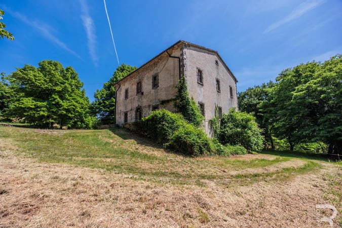 House in Castell'Azzara - view 1