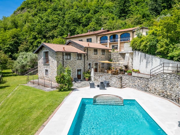 House in San Romano in Garfagnana - view 1