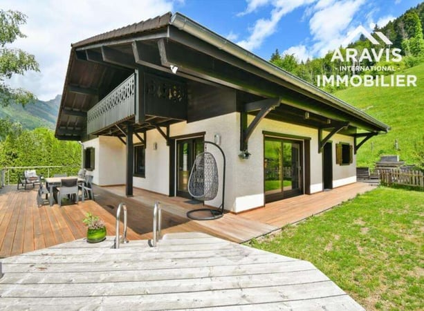 Villa in Thones - view 1