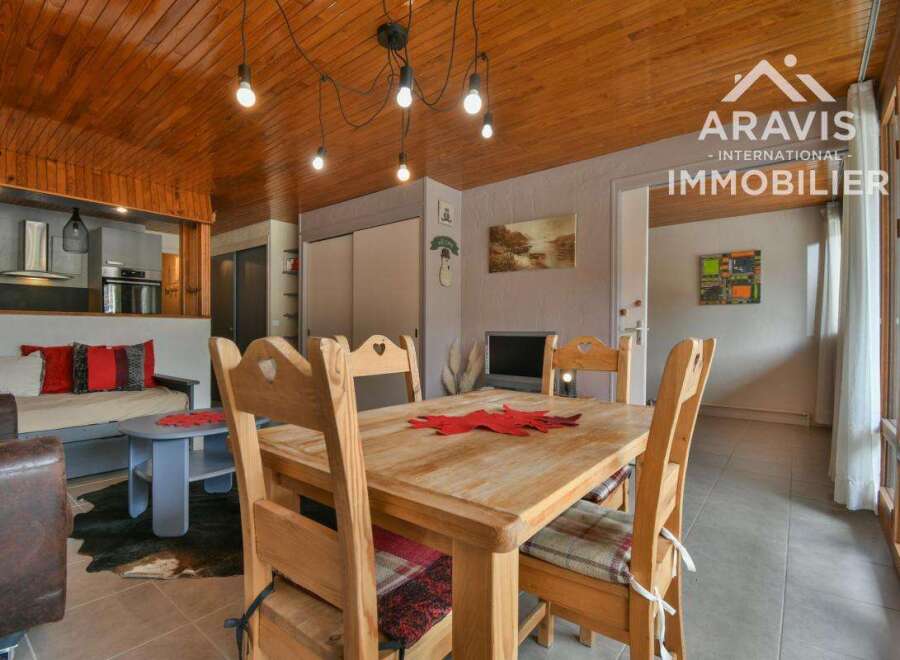 Apartment in Saint-Jean-de-Sixt - Image 2