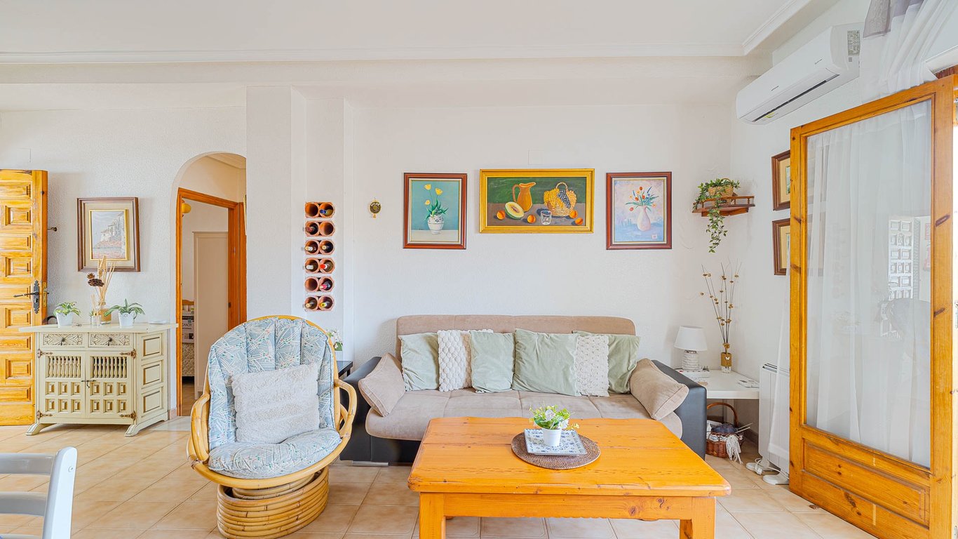 Apartment in Punta Prima - Image 2