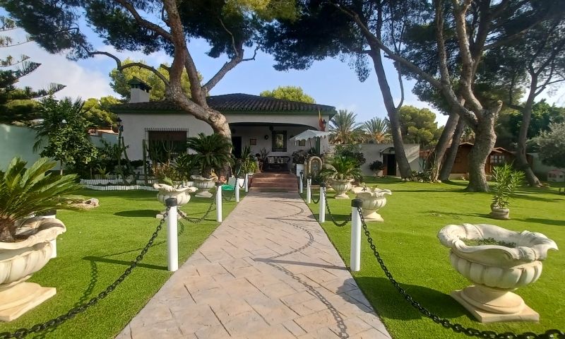 House in Mil Palmeras - Image 2