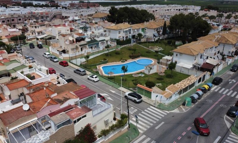 Apartment in Torrevieja - Image 2